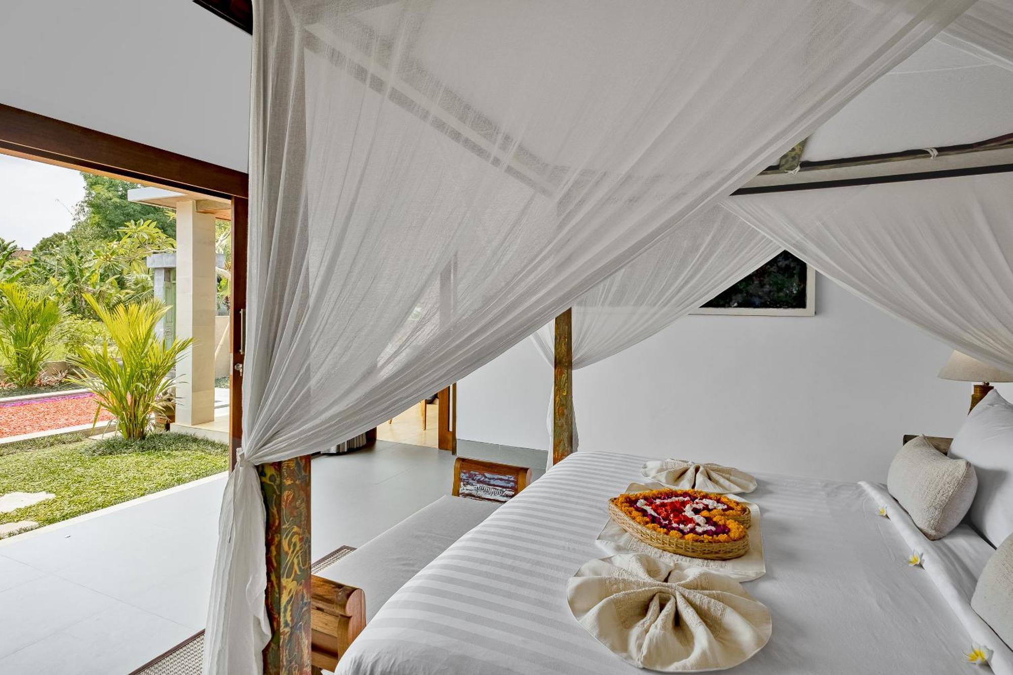 Suarga Loka Ubud Villa Exterior photo