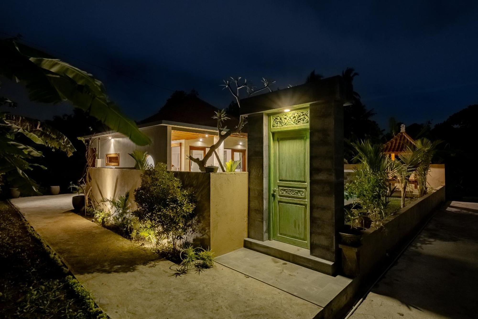 Suarga Loka Ubud Villa Exterior photo